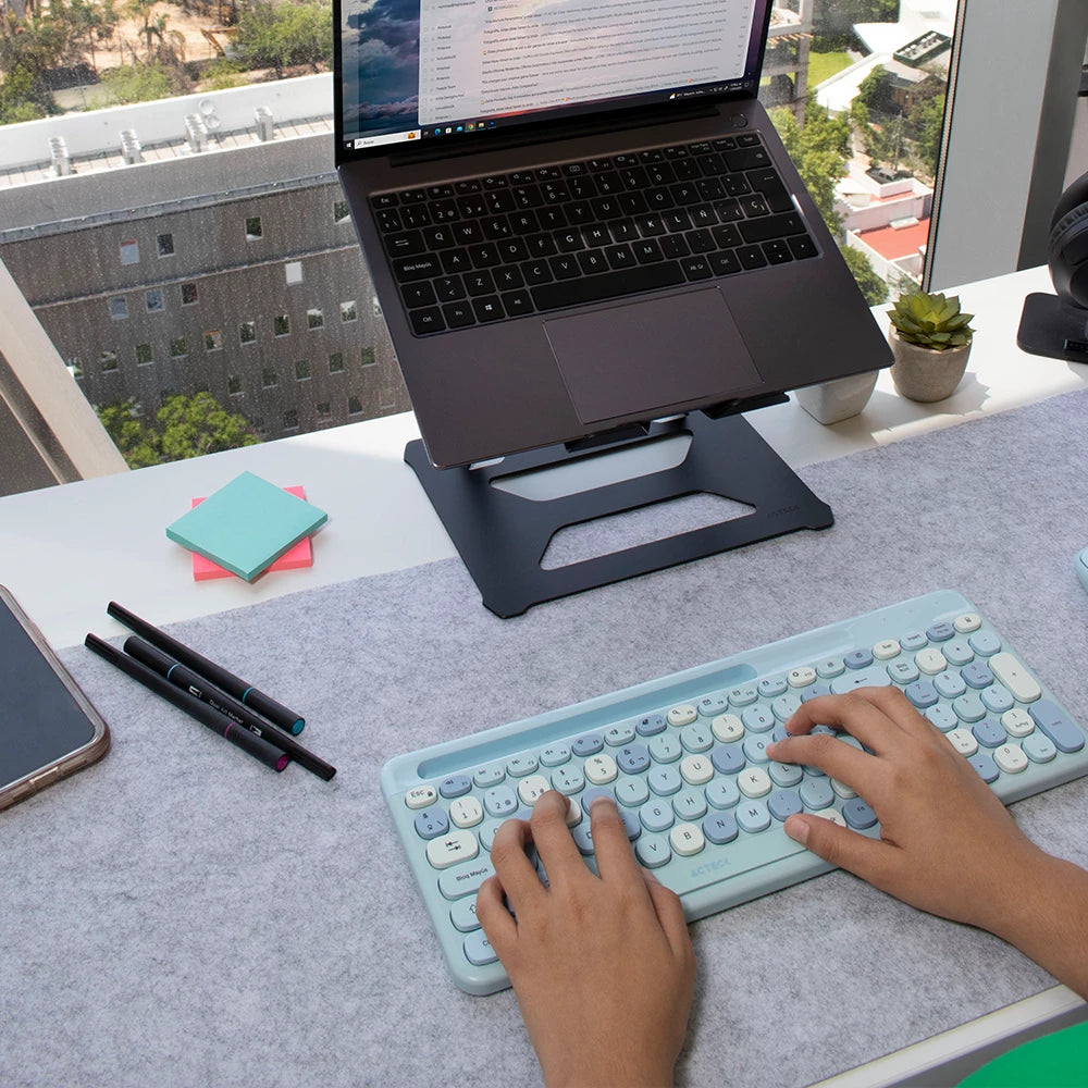 Combo 2 en 1 teclado y mouse Inalámbrico | Creator Chic Colors MK470 | Azul