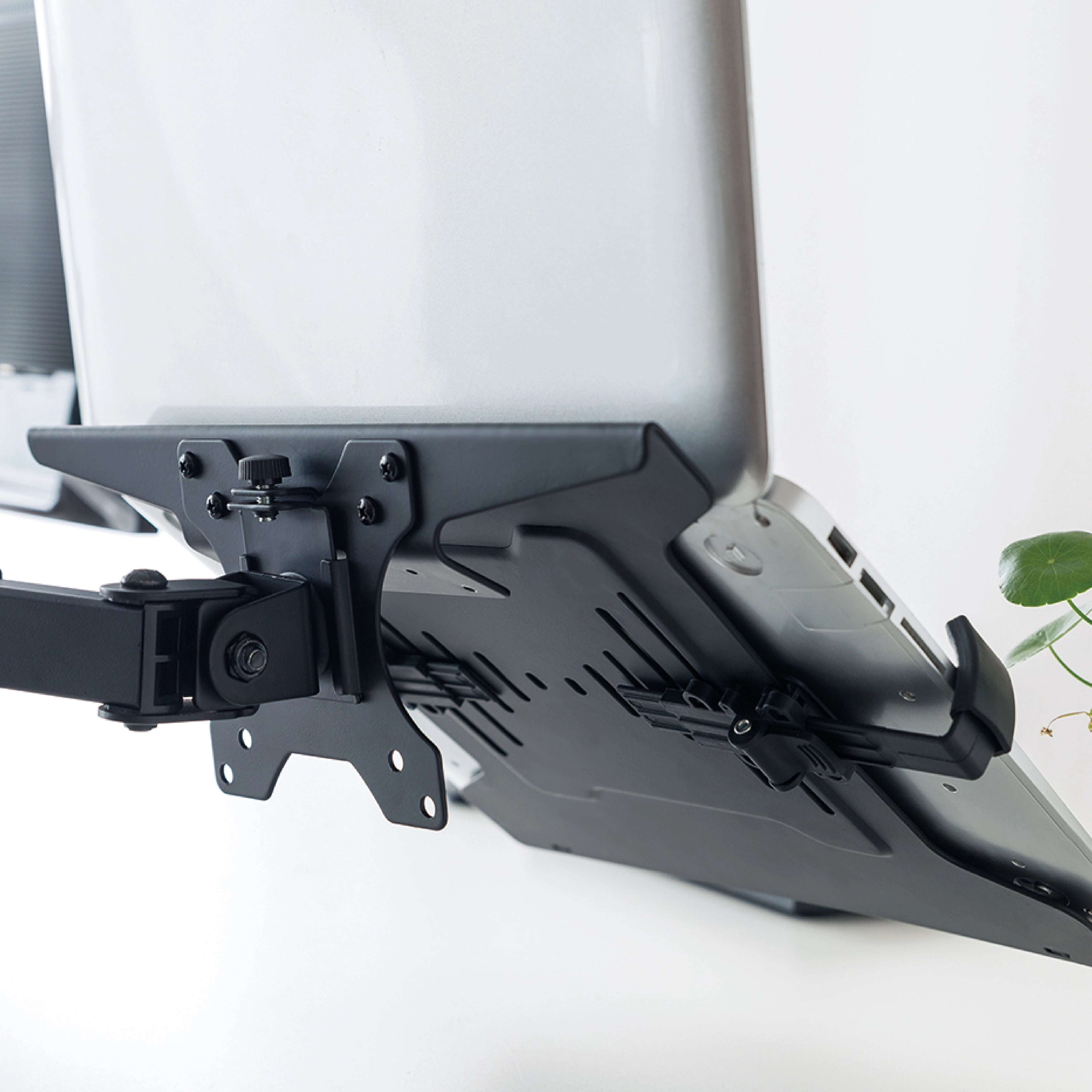 Bandeja de Montaje para Laptop | Vesa Enforce Tray BL404 | Negro